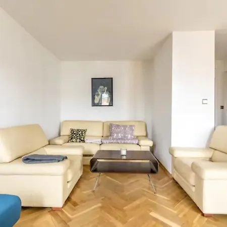 Center-bright And Cozy-tw44 * Varsovia